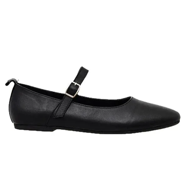 Flirt Ballet Flat in Black